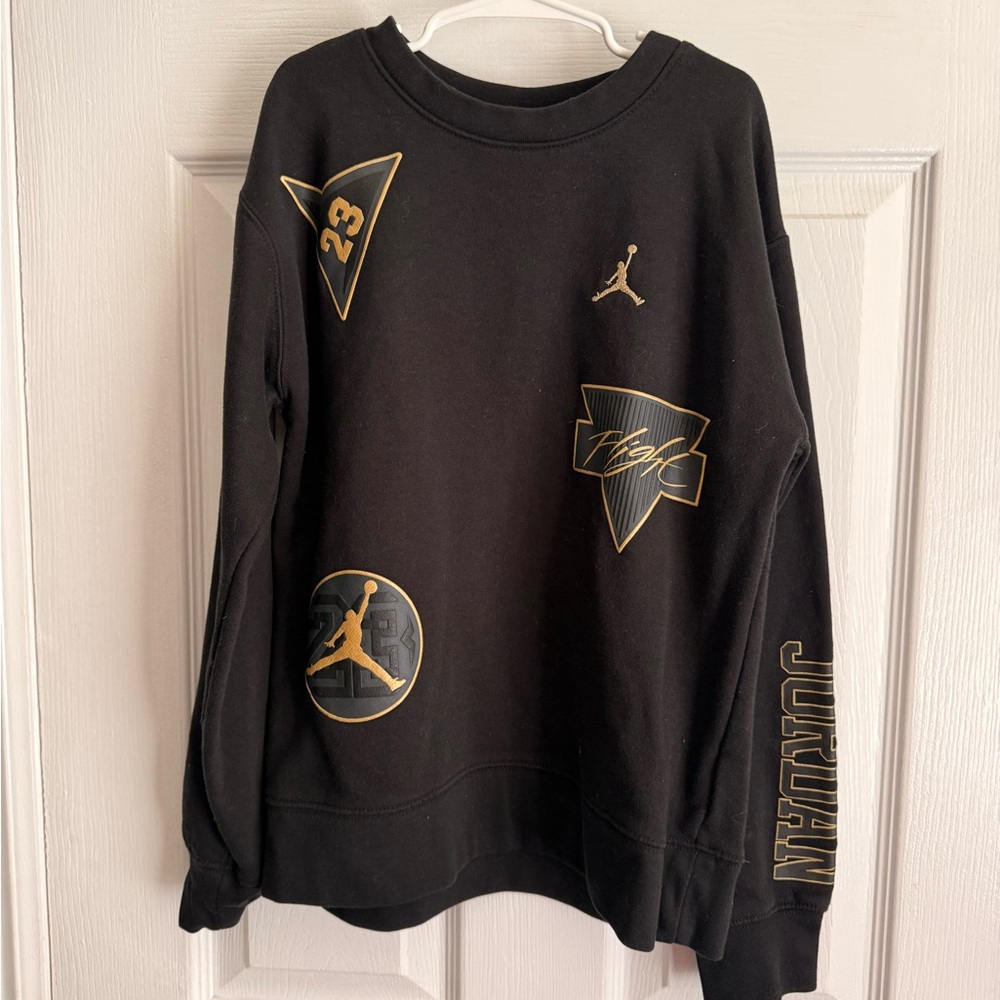 Jordan Boys Crewneck Sweater in Black and Gold
